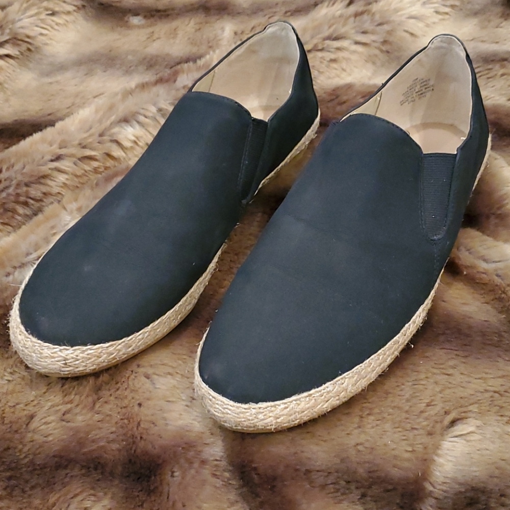Women's flats